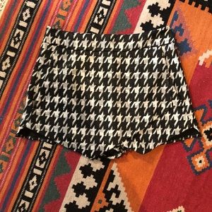 Houndstooth 🖤+☁️ Mini Skort